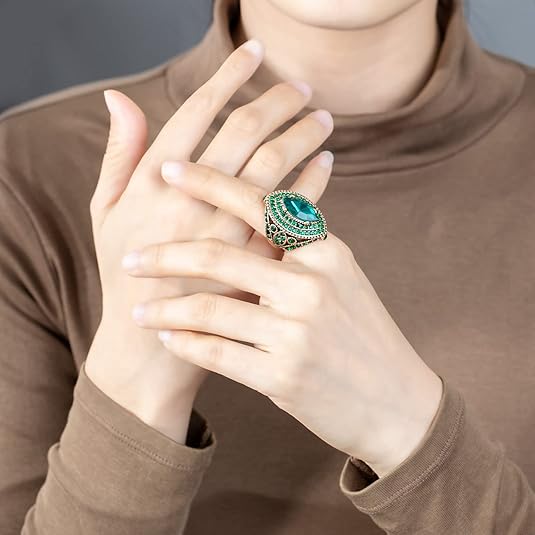 Emerald Regent Ring - Rose & Oliver