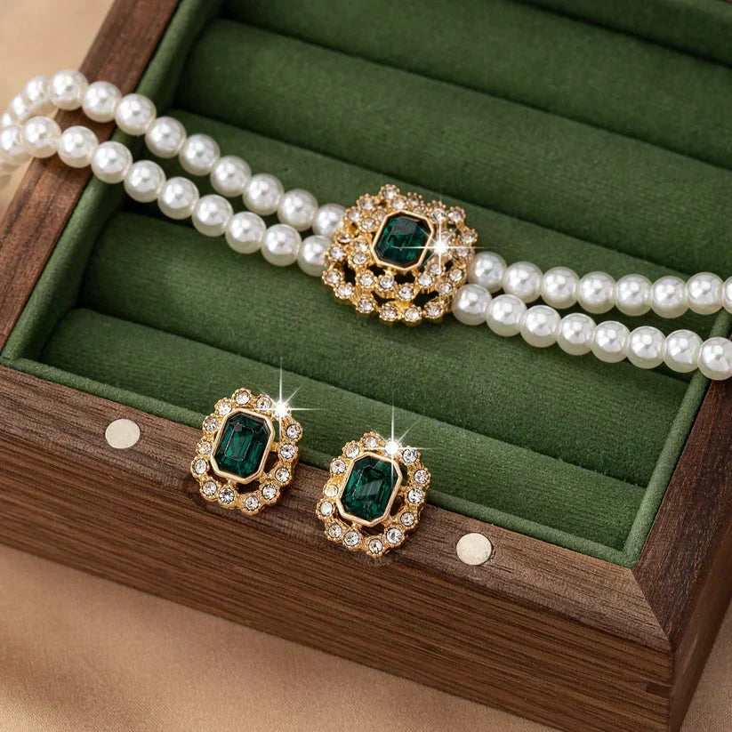 Elvira Pearl Emerald Necklace - Rose & Oliver