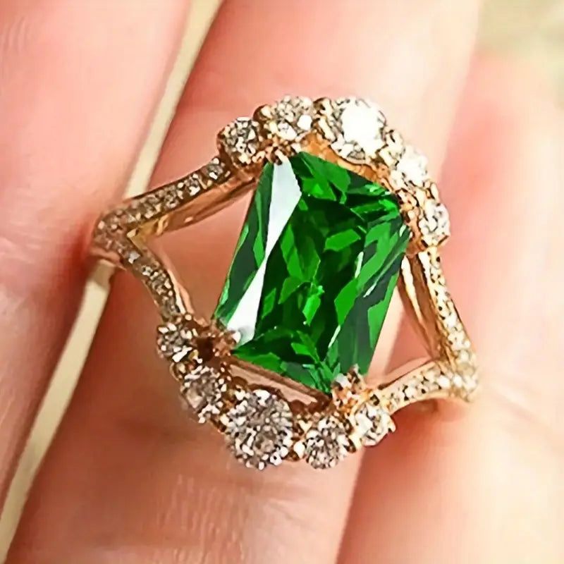 Amara Emerald Ring - Rose & Oliver