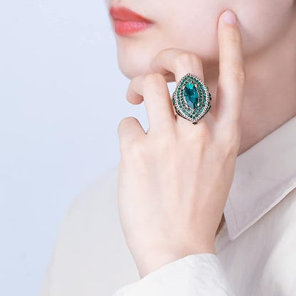 Emerald Regent Ring - Rose & Oliver