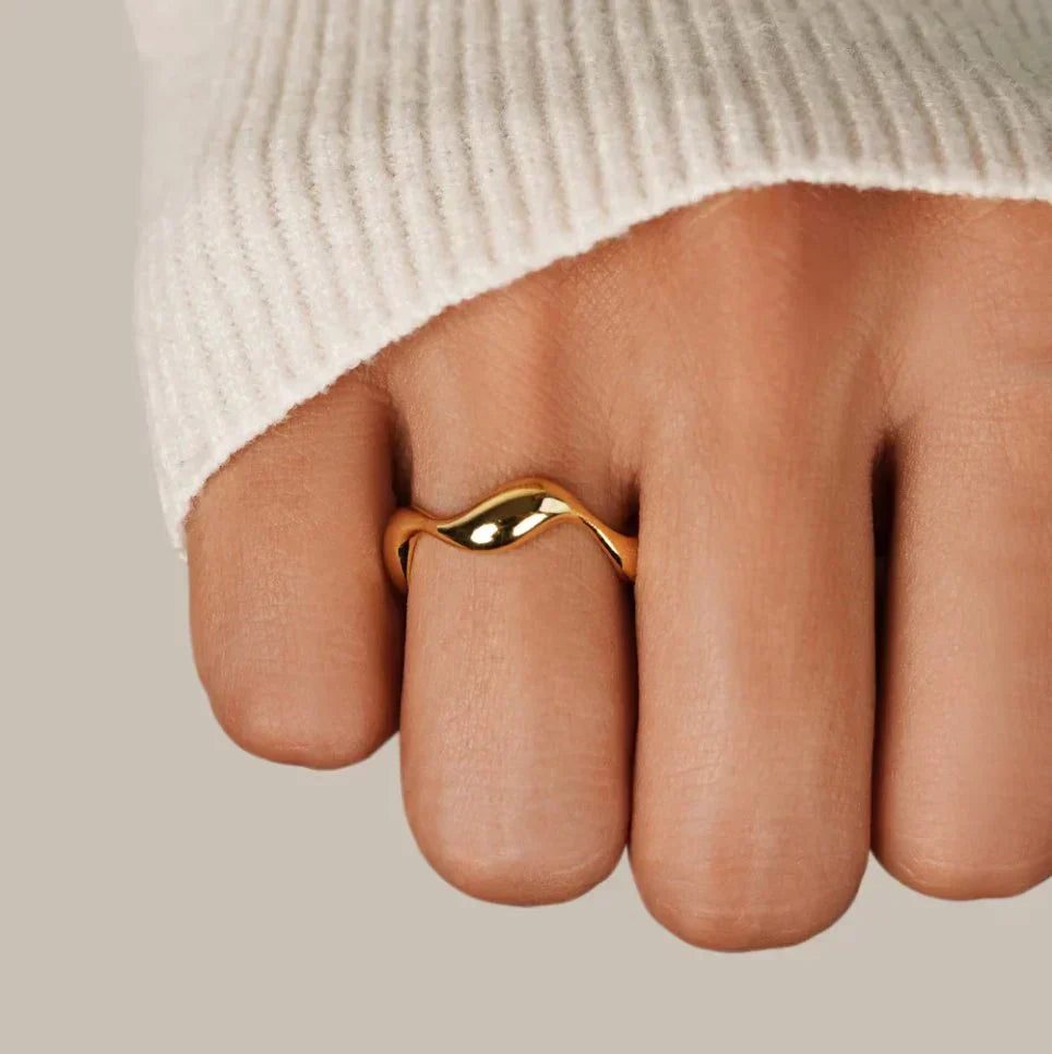 Elyra Smooth Flow Ring - Rose & Oliver
