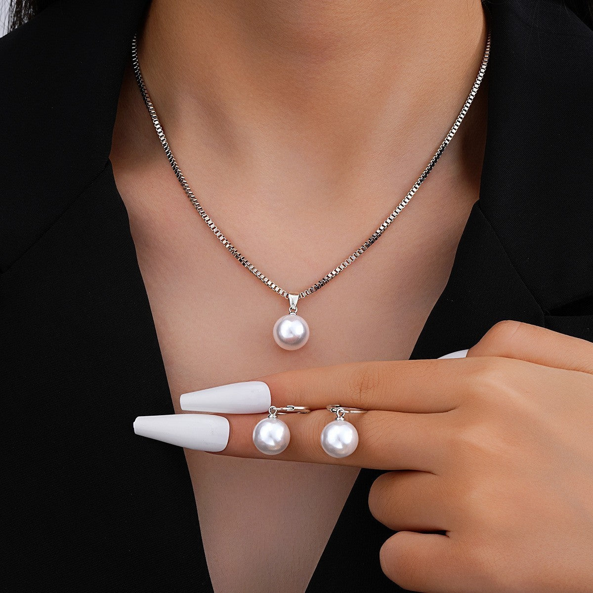 Golden Grace Pearl Jewelry Set - Rose & Oliver