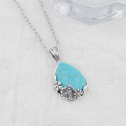 Serelle Ornament Pendant Necklace - Rose & Oliver