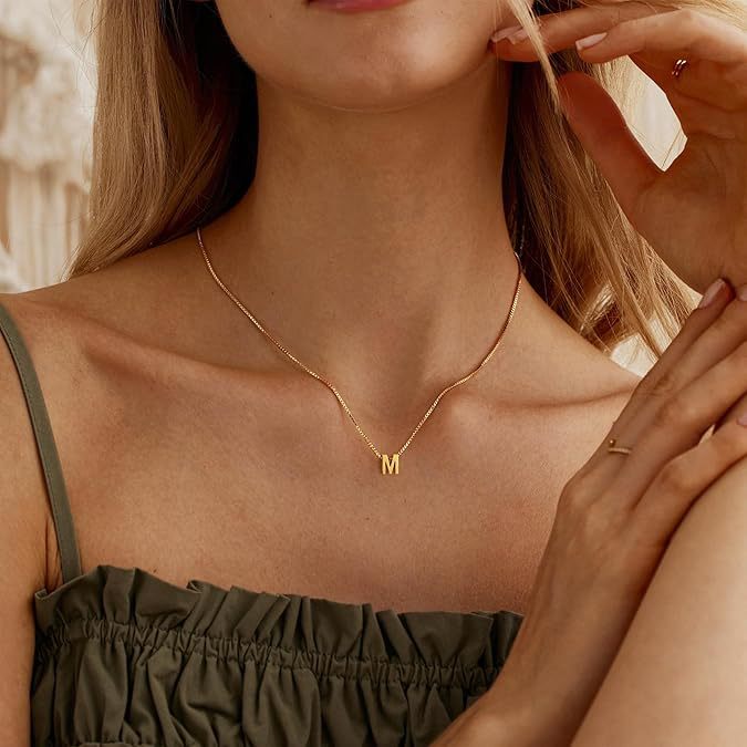 Love Letter Initial Necklace (Gold) - Rose & Oliver