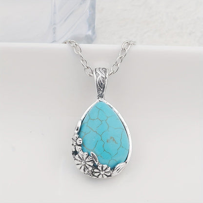 Serelle Ornament Pendant Necklace - Rose & Oliver