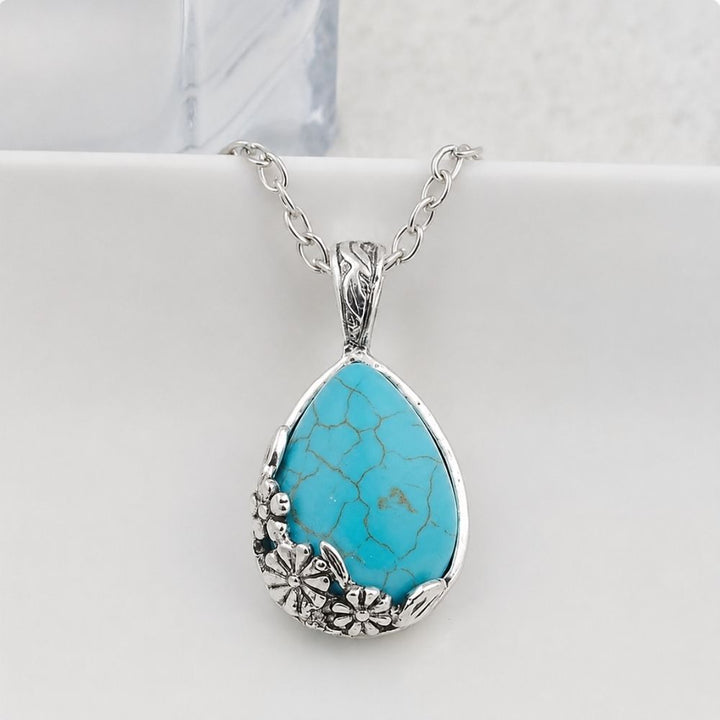Serelle Ornament Pendant White Gold Necklace