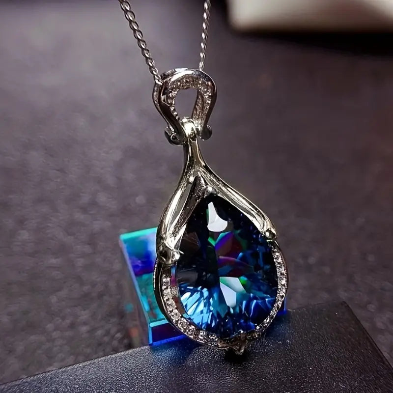 Alindra Feymorra Necklace - Rose & Oliver