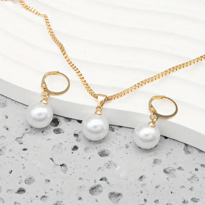 Golden Grace Pearl Jewelry Set - Rose & Oliver