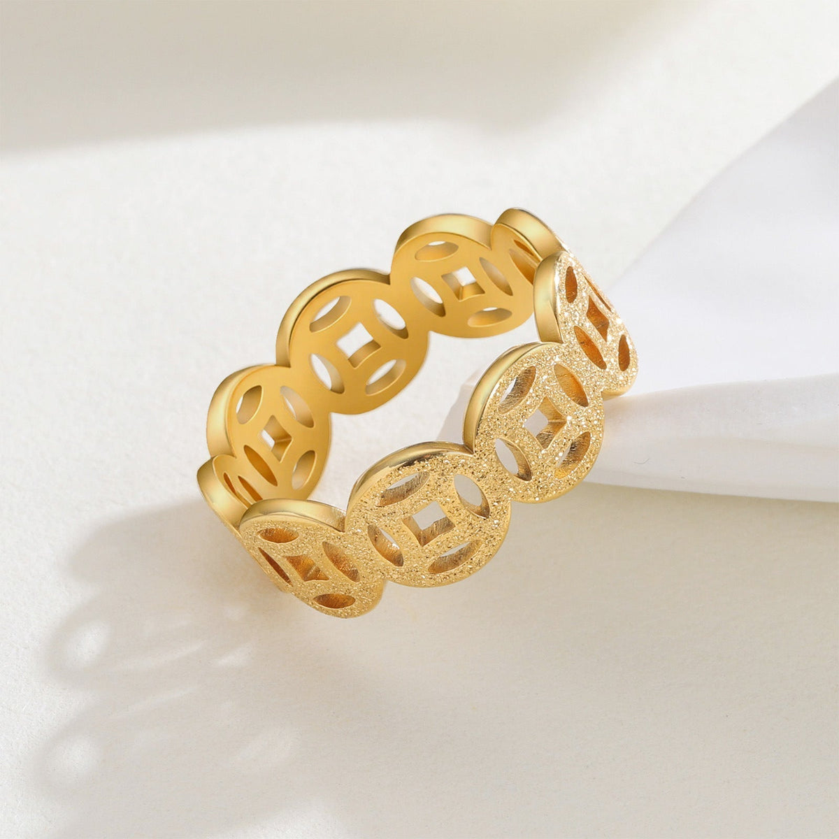 Ella Classic Pattern Ring - Rose & Oliver