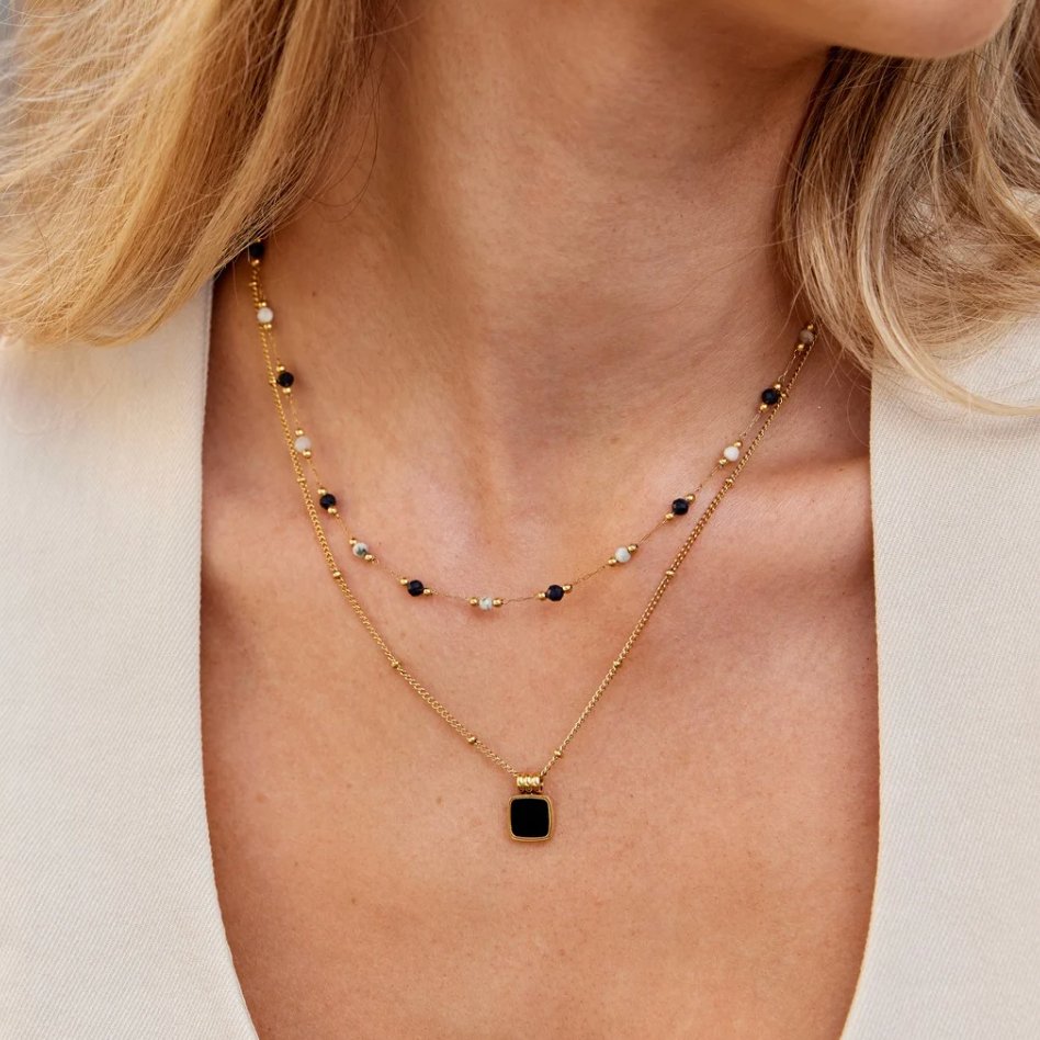 Lucia Necklace with Black Pendant - Rose & Oliver